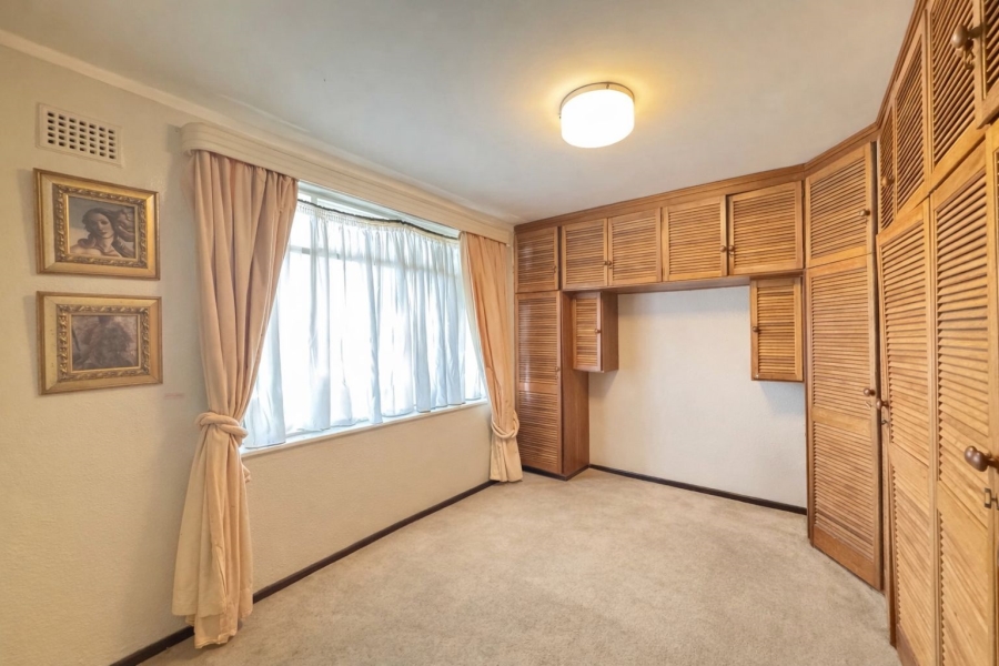 1 Bedroom Property for Sale in Sea Point Western Cape